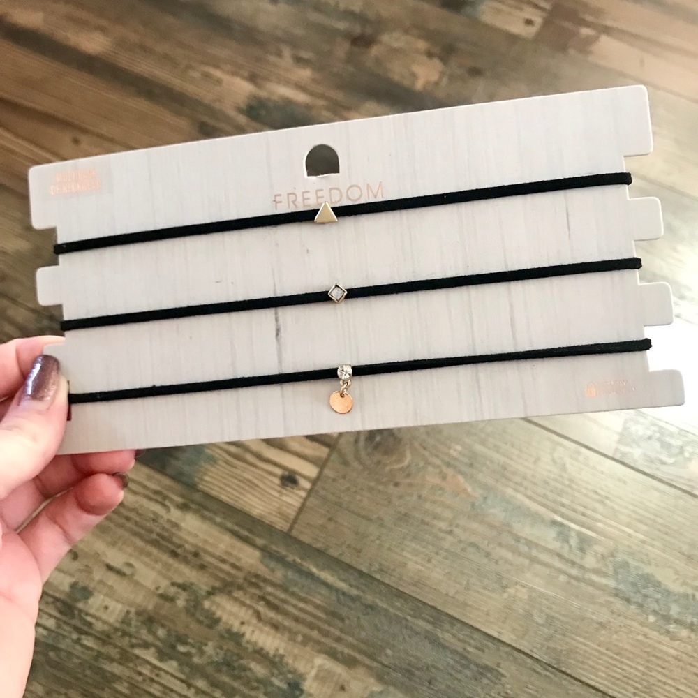 NEW Choker Set